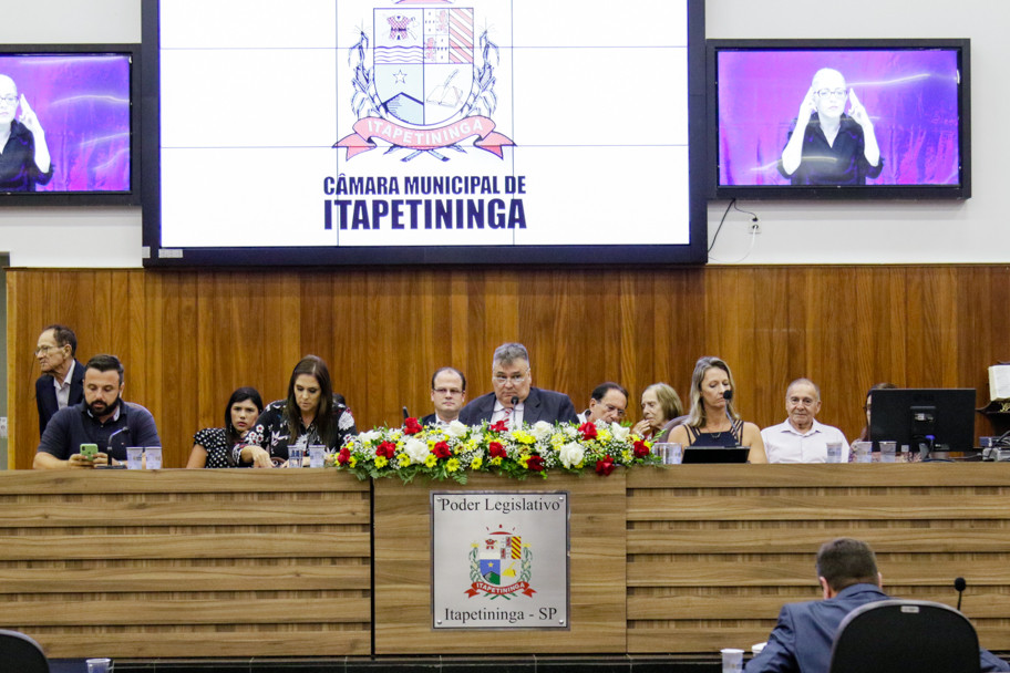 Visualize fotos Sessão Solene: Dia Internacional de Mulher