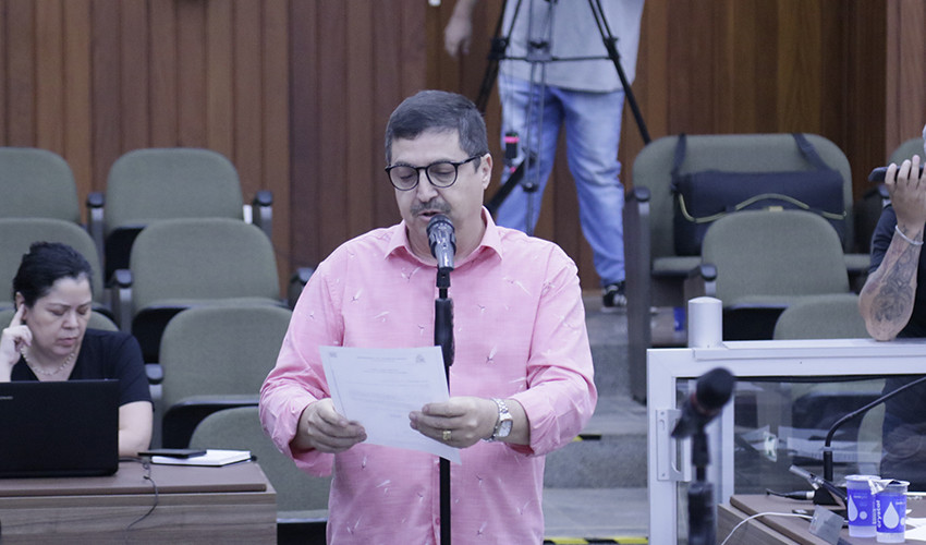 Bispo André quer esclarecimentos sobre cirurgias fora do Município