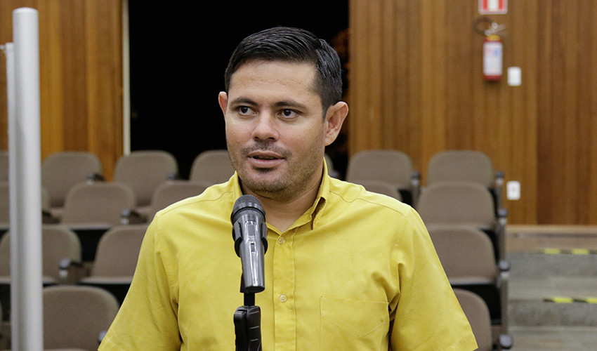 José Carlos (Zé da Escola) reivindica cascalhamento de Estrada do Mato Seco