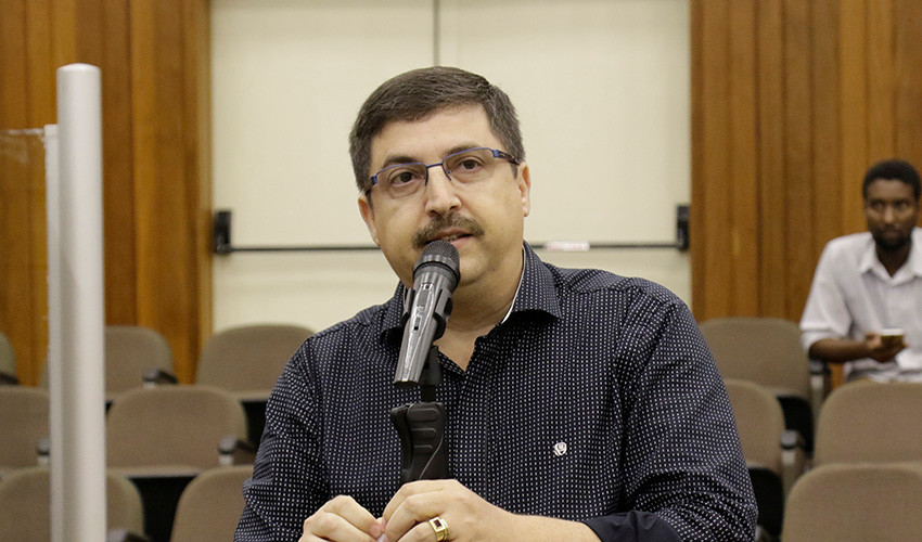 Bispo André solicita informações sobre a legalização do Bairro Curuçá 3