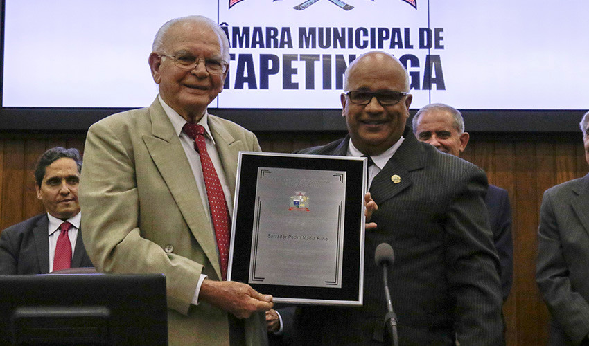 Sessão solene marcou a entrega do Título de Cidadão Itapetiningano ao Sr. Salvador Pedro Madia Filho