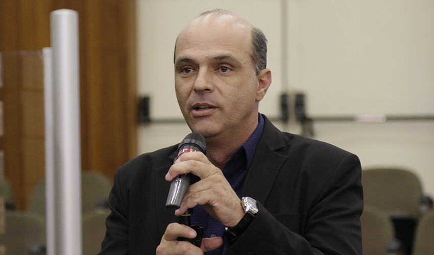 Eduardo Prando apresenta Moção de Congratulações com a Unidade Corpo de Bombeiros de Itapetininga, pelo Dia do Bombeiro