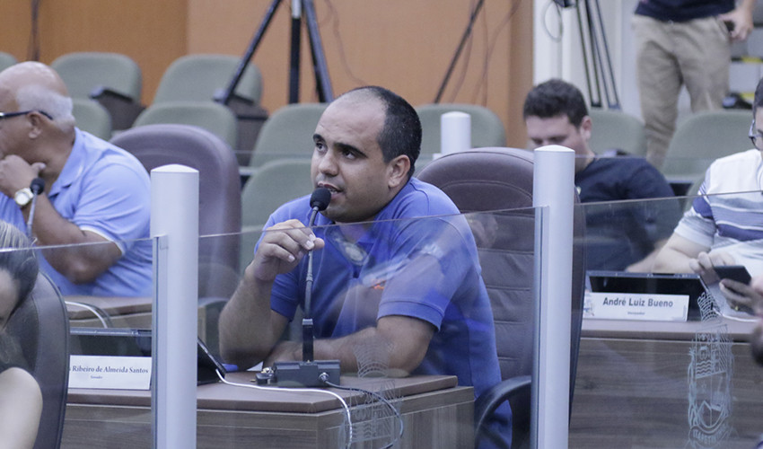 Matheus Ribeiro quer melhorias na rede de energia elétrica no Bairro Canta Galo