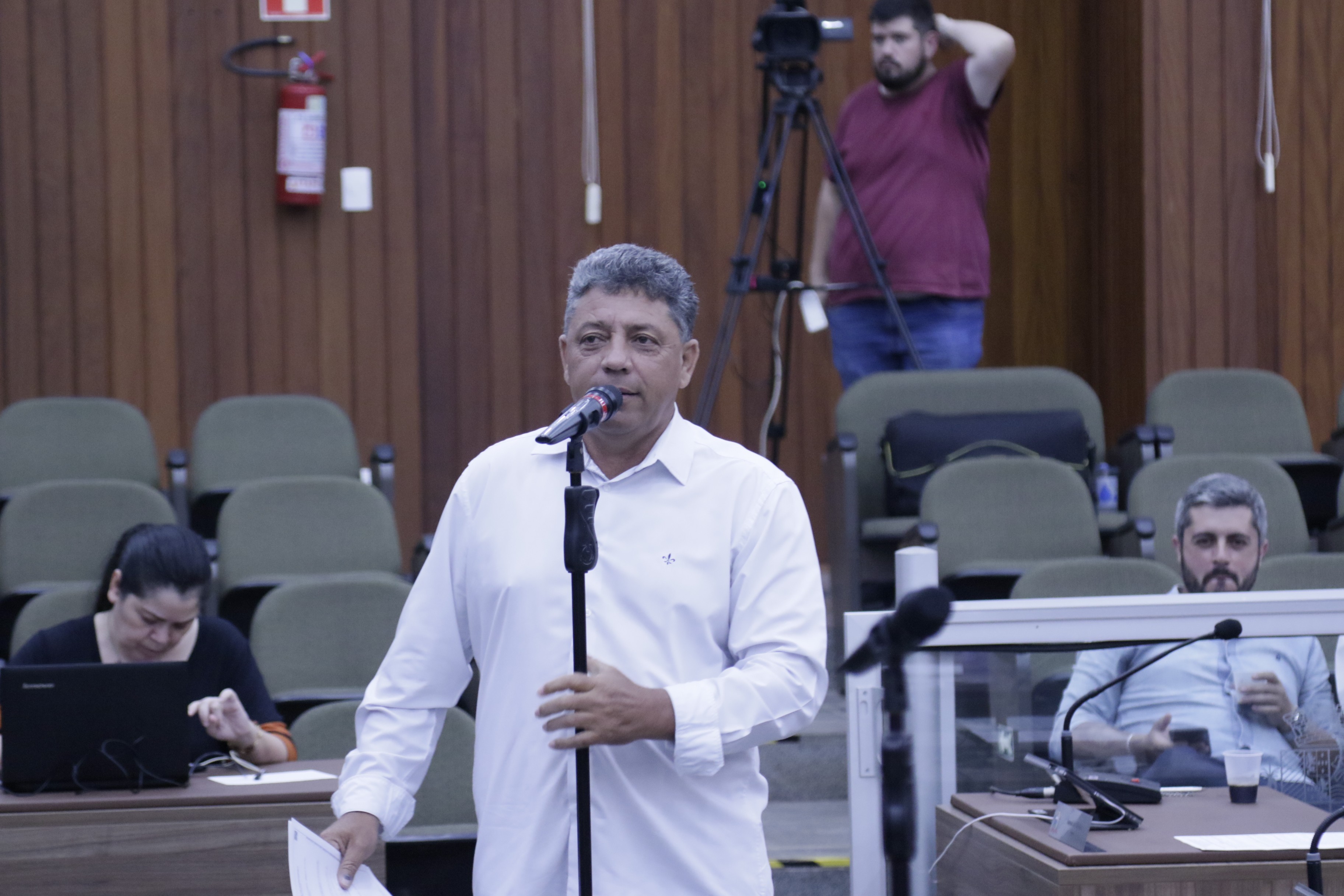 Miguel Turmeiro solicita coberturas de ônibus circular em todas as paradas do transporte coletivo