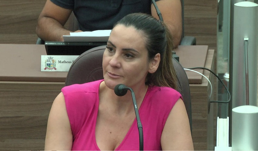 Cristiane Cardena reivindica diversas melhorias no cruzamento entre os Bairros Jardim Fogaça, Vila Progresso, Condomínio Reserva das Paineiras e Moradas