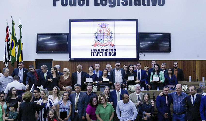 Em sessão solene, Câmara Municipal de Itapetininga comemorou o Dia Internacional da Mulher com a entrega da Medalha de Mérito Anésia Pinheiro Machado a 18 homenageadas