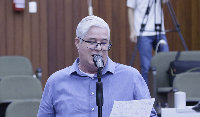 Samuca quer informações sobre funcionários municipais que estão recebendo vencimentos abaixo do mínimo