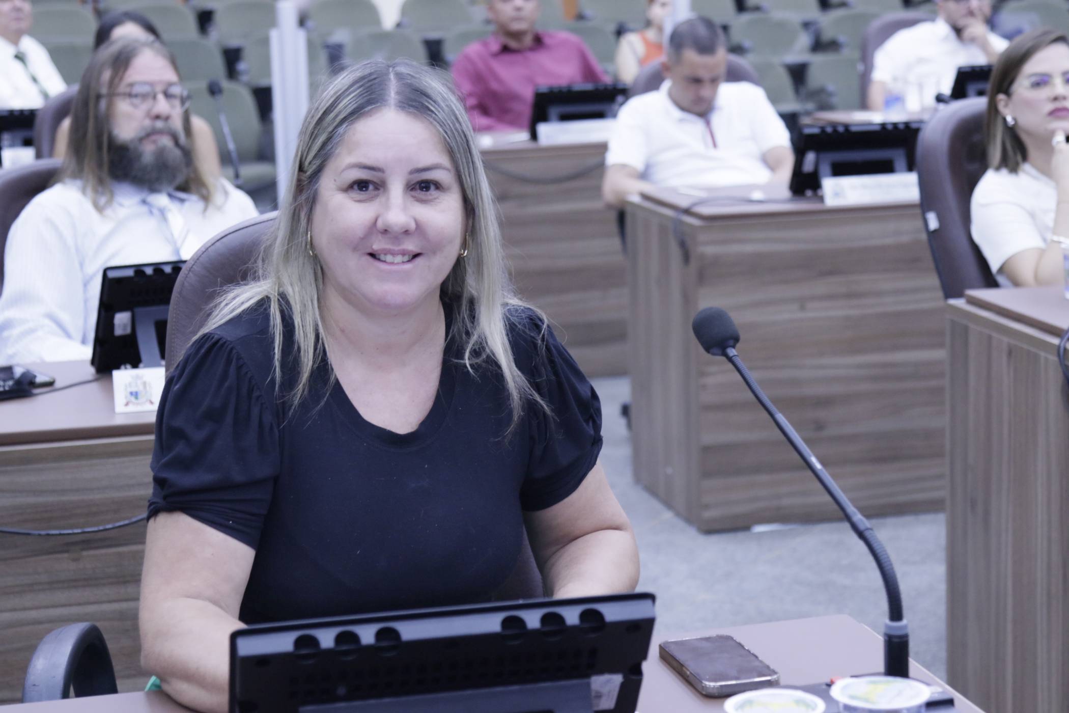 Vereadora Christiane Siqueira faz requerimento em prol da Segurança e Acessibilidade.